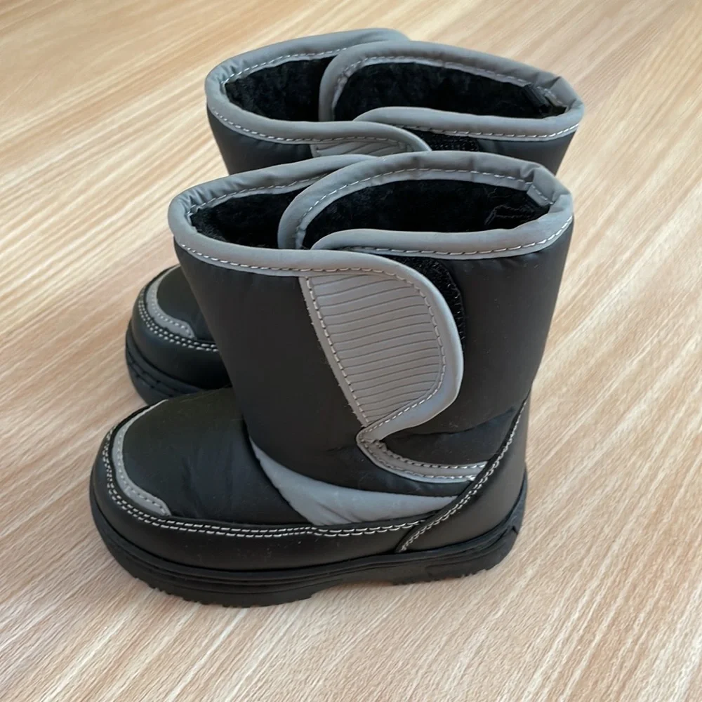 3M Thinsulate water resistant insulated boots